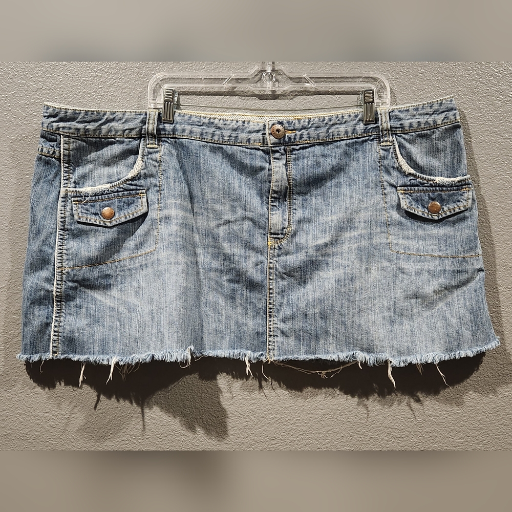 Women's Plus 24 Tommy Hilfiger Distressed Denim Mini Skirt!